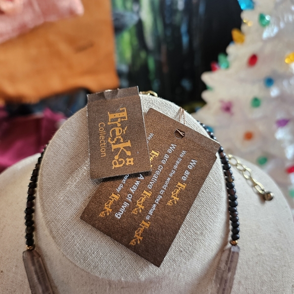 Treska Fashion Necklace And Earrings - Picture 8 of 9